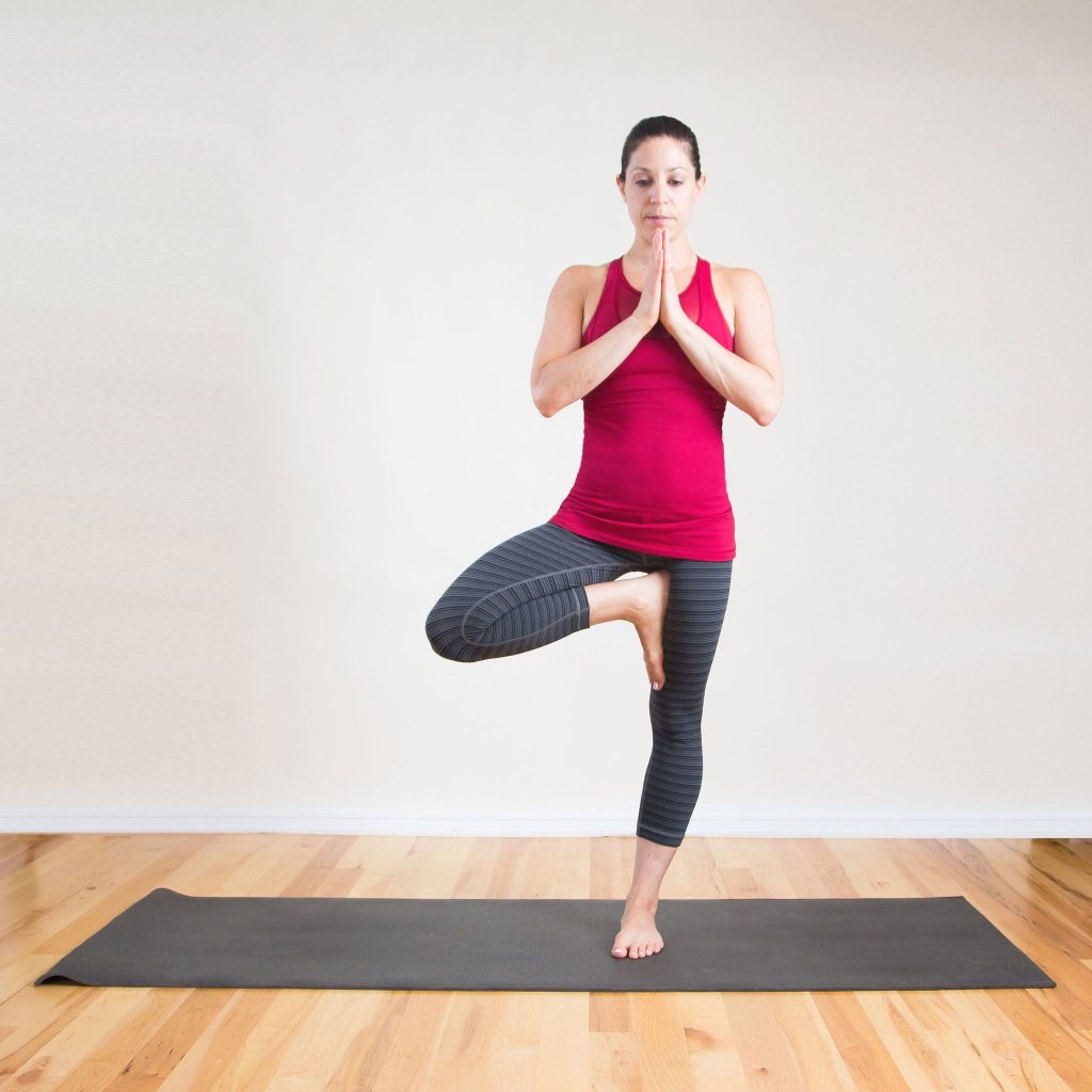 Tư thế cái cây (Tree Pose) - Yoga Cho Mẹ Bầu