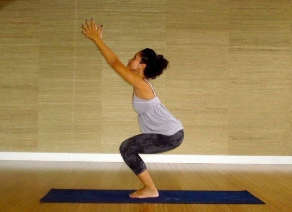 Bài tập Squat nhẹ nhàng cho bà bầu
